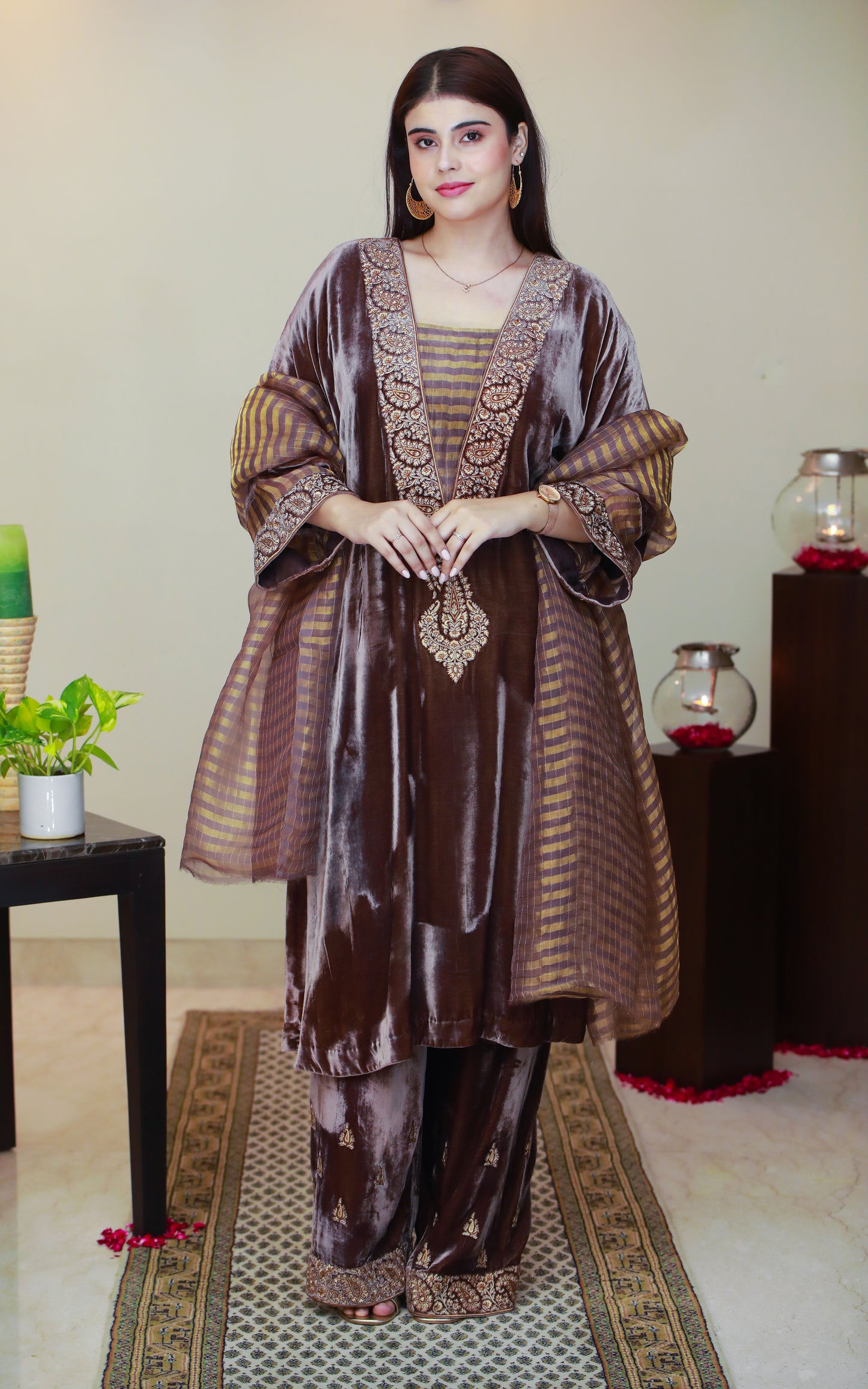 CINNAMON BROWN SILK VELVET KASHMIRI EMBROIDERED KAFTAN KURTA SET WITH PURE ORGANZA TISSUE DUPATTA
