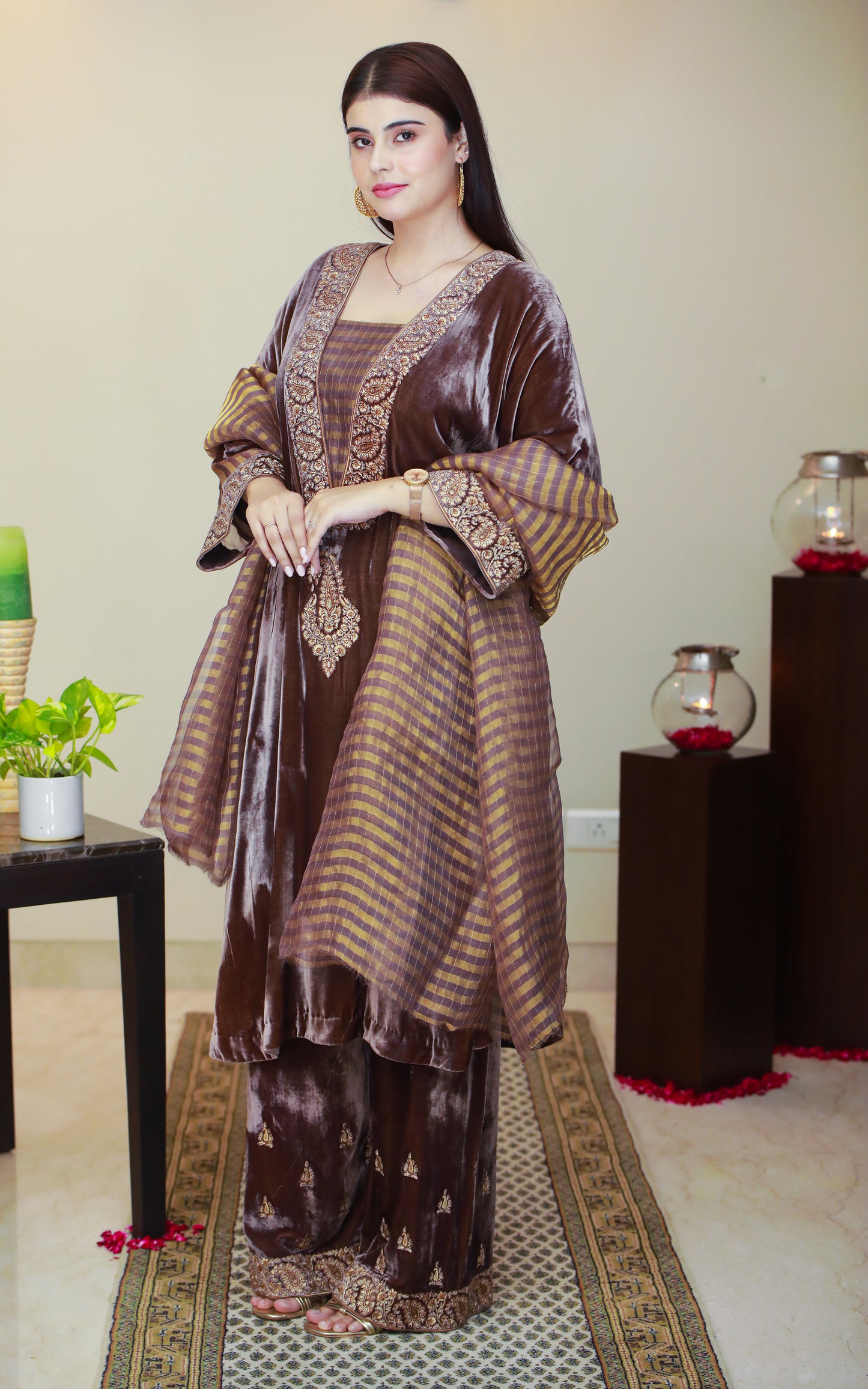 CINNAMON BROWN SILK VELVET KASHMIRI EMBROIDERED KAFTAN KURTA SET WITH PURE ORGANZA TISSUE DUPATTA