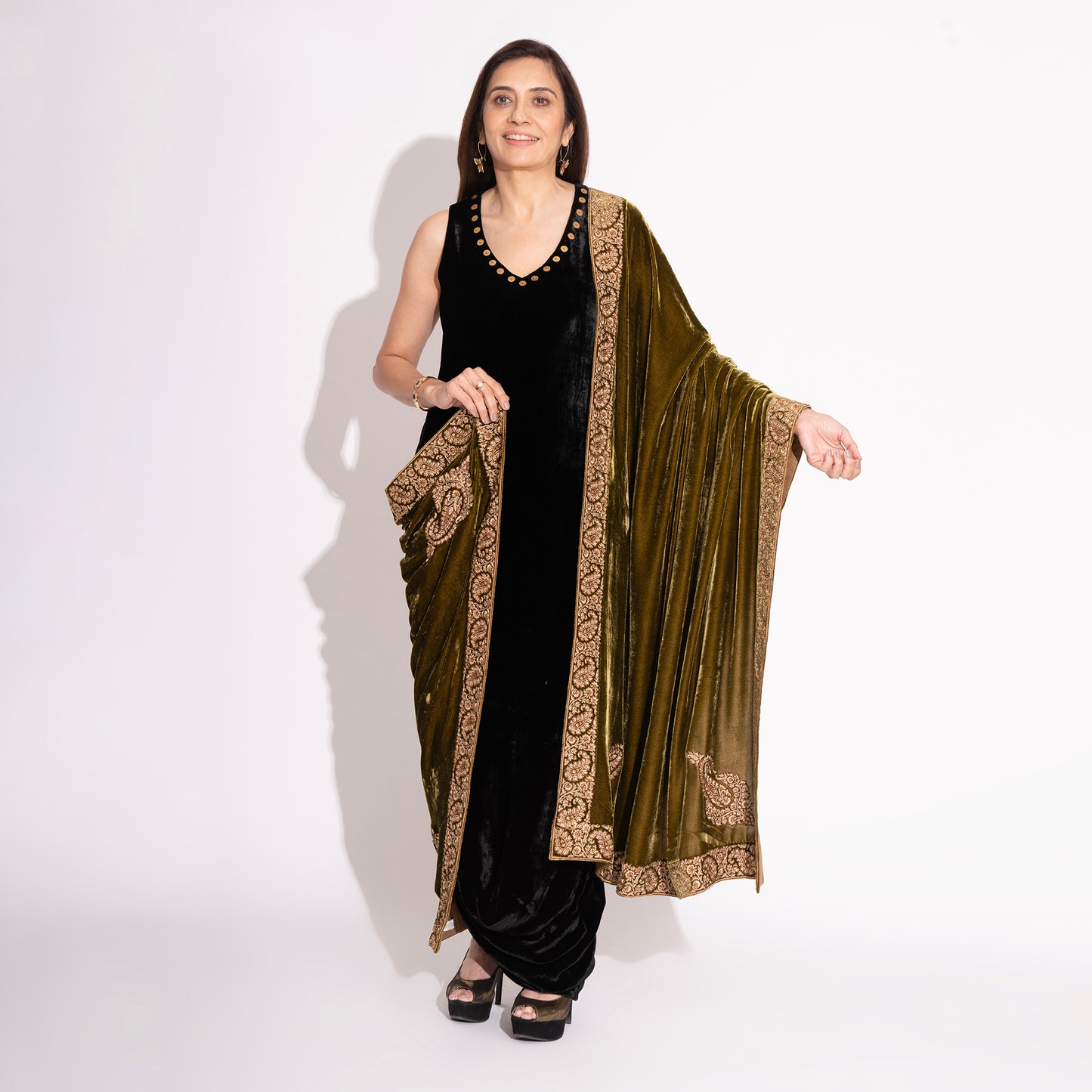 Mehndi Green Silk Velvet Kashmiri Embroidery Stole