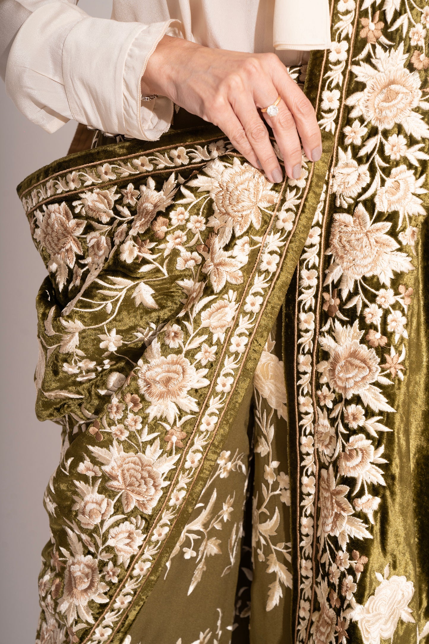 Mehndi Green Makhmal Stole with Parsi Embroidery