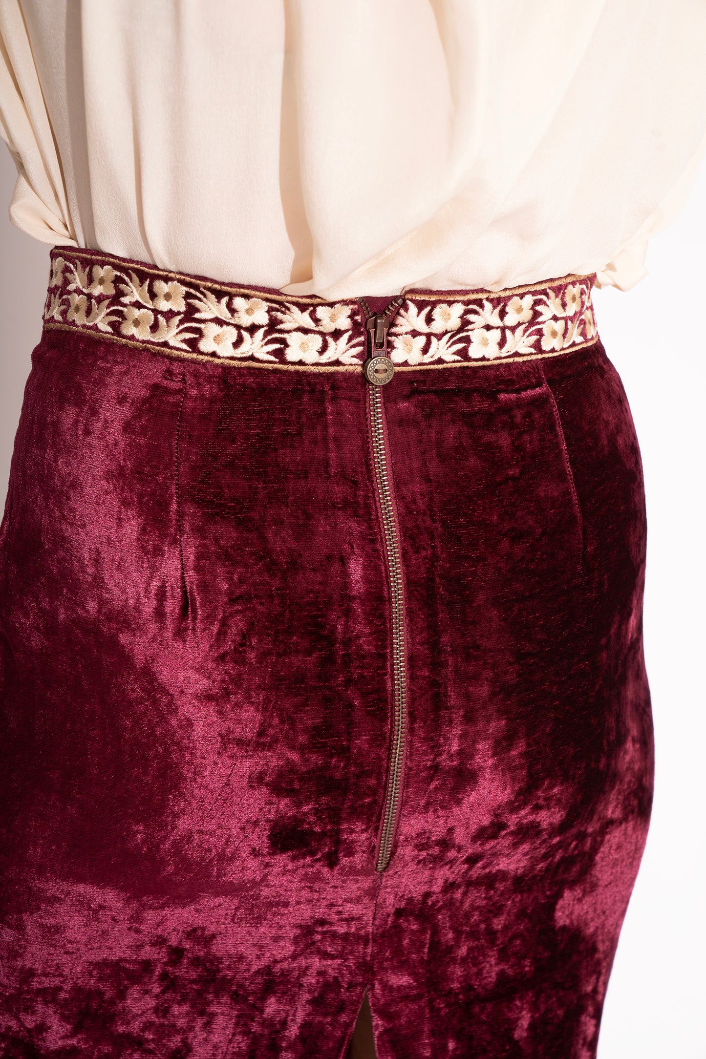 Wine Makhmal Embroidered Back Slit Straight Skirt