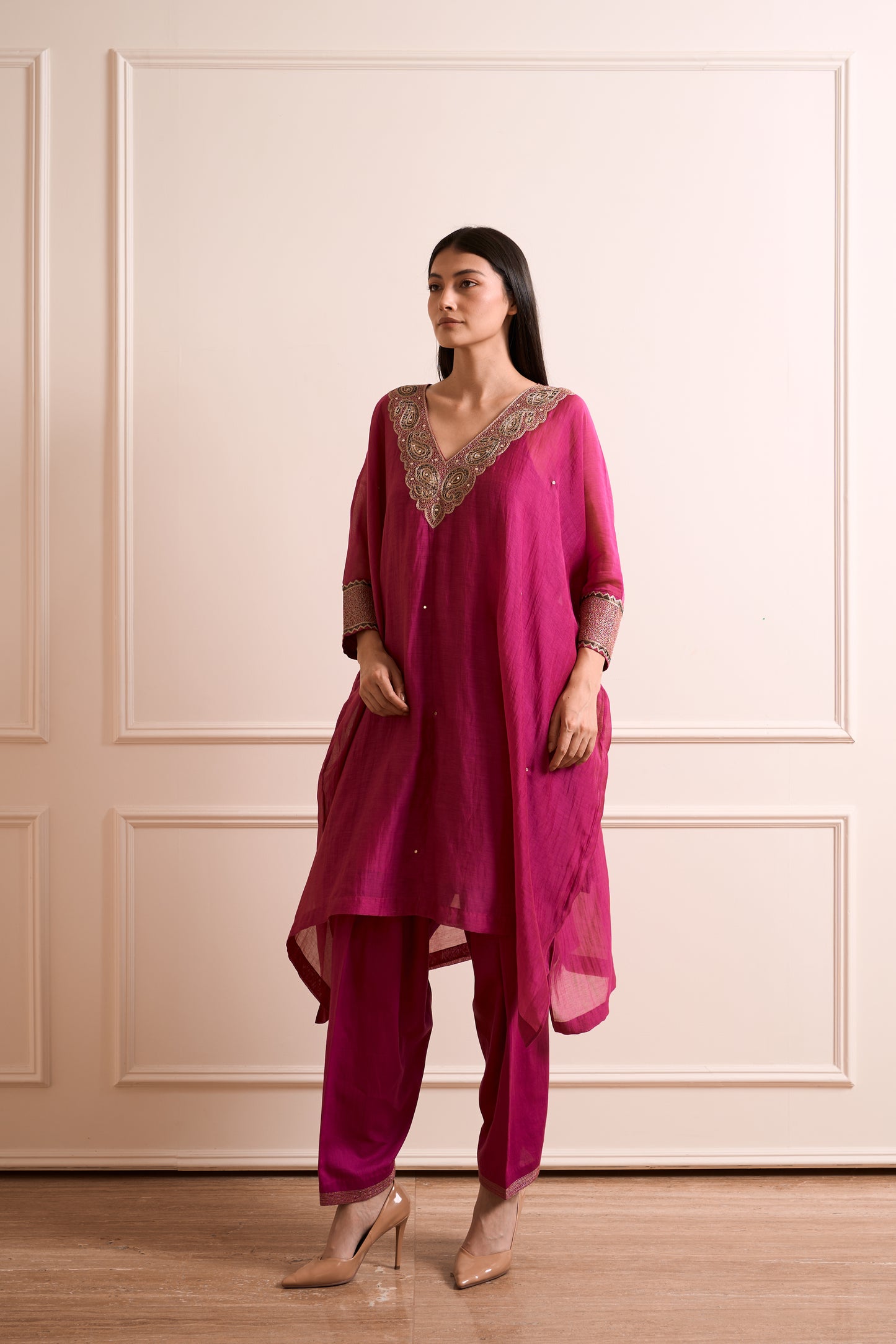 Bela Majenta Malmal Kaftan kurta Set