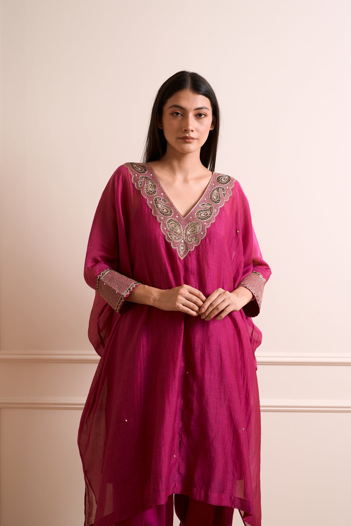 Bela Majenta Malmal Kaftan kurta Set