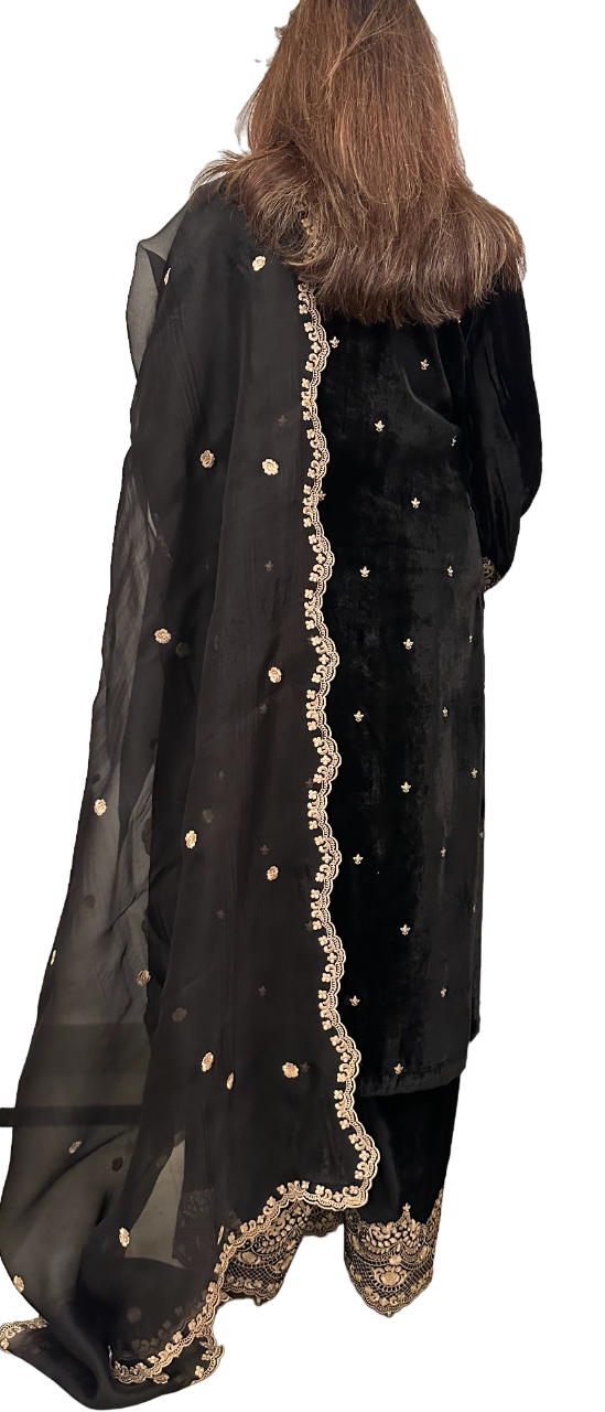BLACK SILK VELVET LACE EMBROIDERED SUIT SET WITH PURE SILK ORGANZA DUPATTA