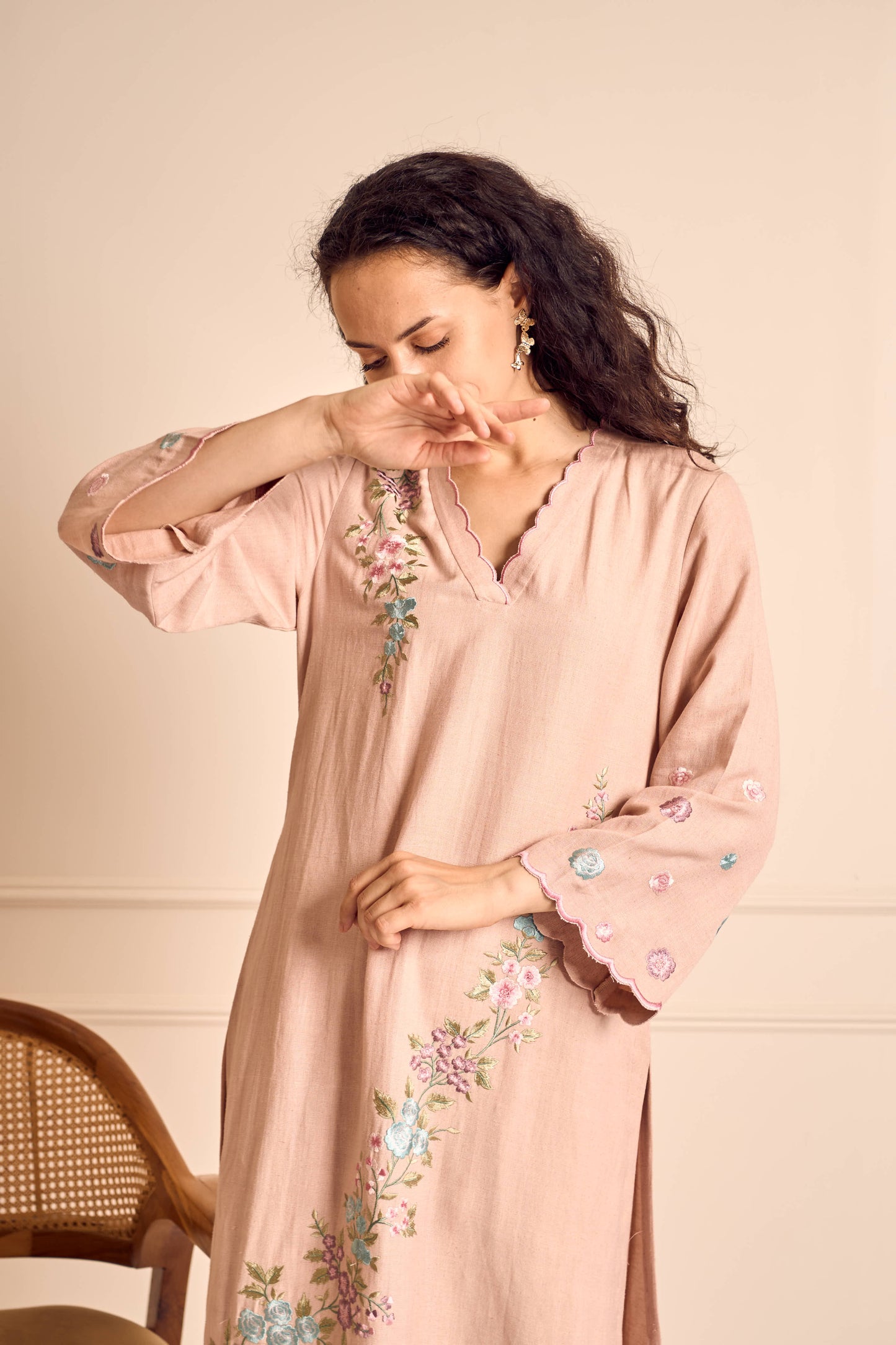 SAANJH BLOOM Pink Linen Kurta and Salwar suit with embroidered Vine and scallops