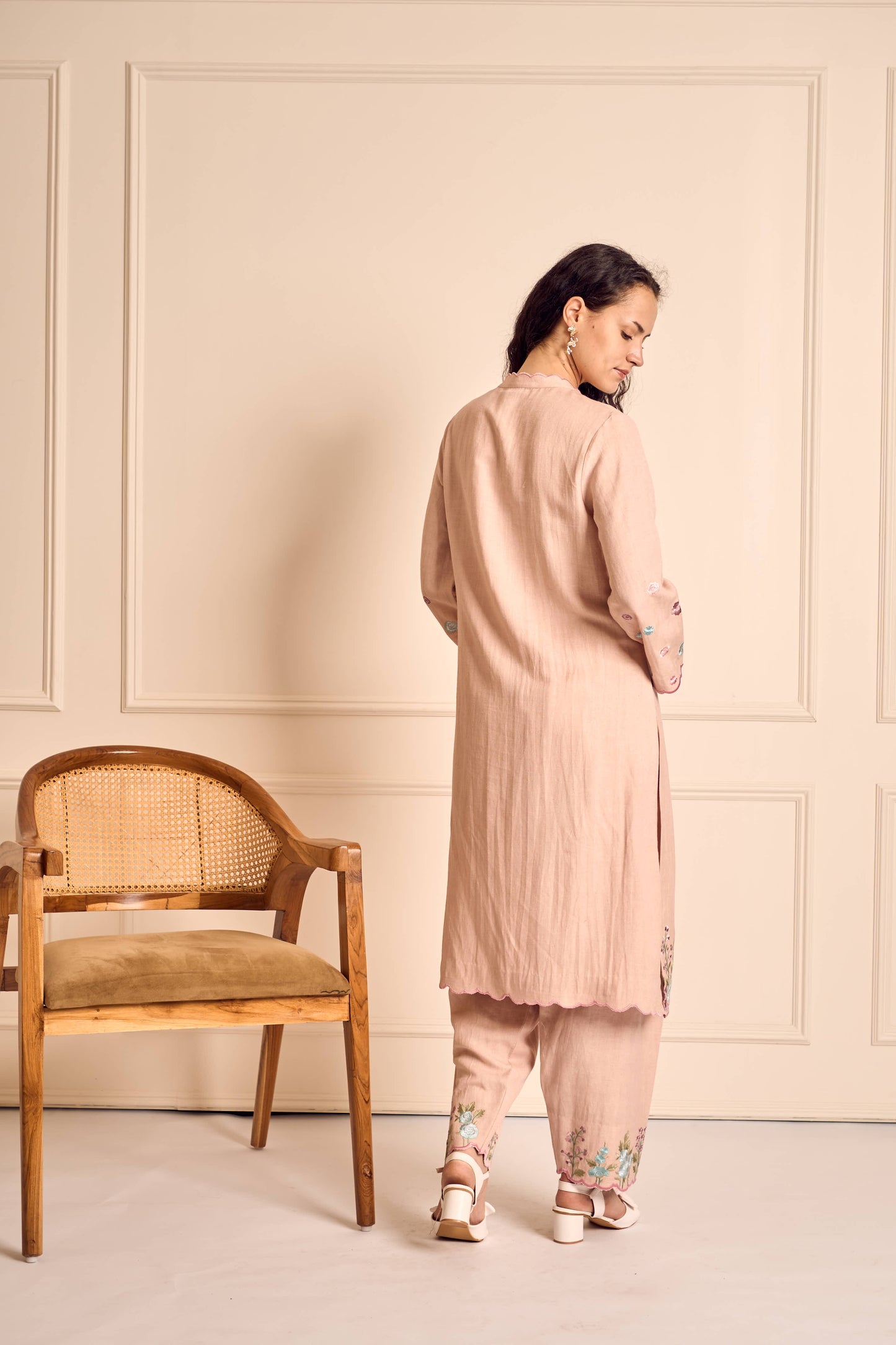 SAANJH BLOOM Pink Linen Kurta and Salwar suit with embroidered Vine and scallops