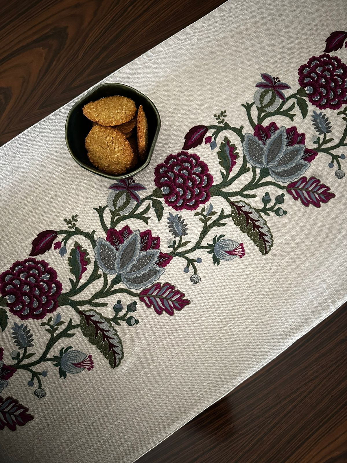 SAND FLORAL WINE EMBROIDERY TABLE RUNNER WITH TASSLES