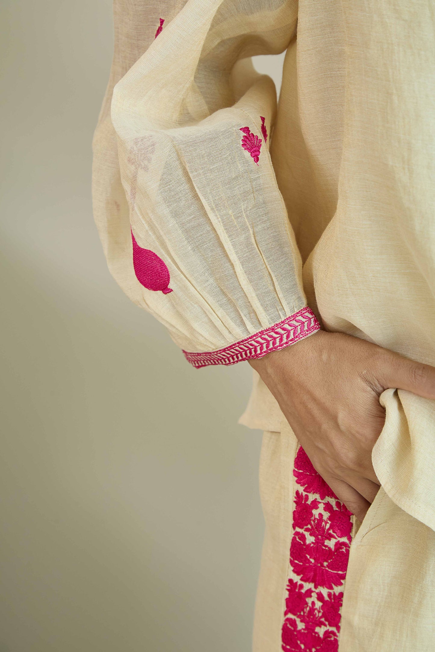 Aasman Noor- Natural Beige Pure Silk Tissue Chanderi Coord Set