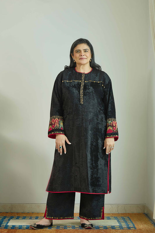 Noor E Raat Black Velvet Kurta Set