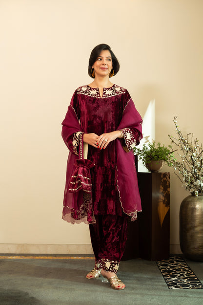 Wine Makhmal Embroidered Kurta Set With Pure Silk Organza Dupatta