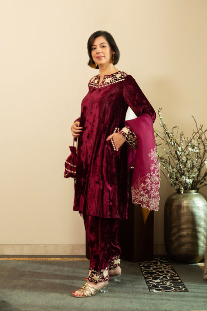 Wine Makhmal Embroidered Kurta Set With Pure Silk Organza Dupatta