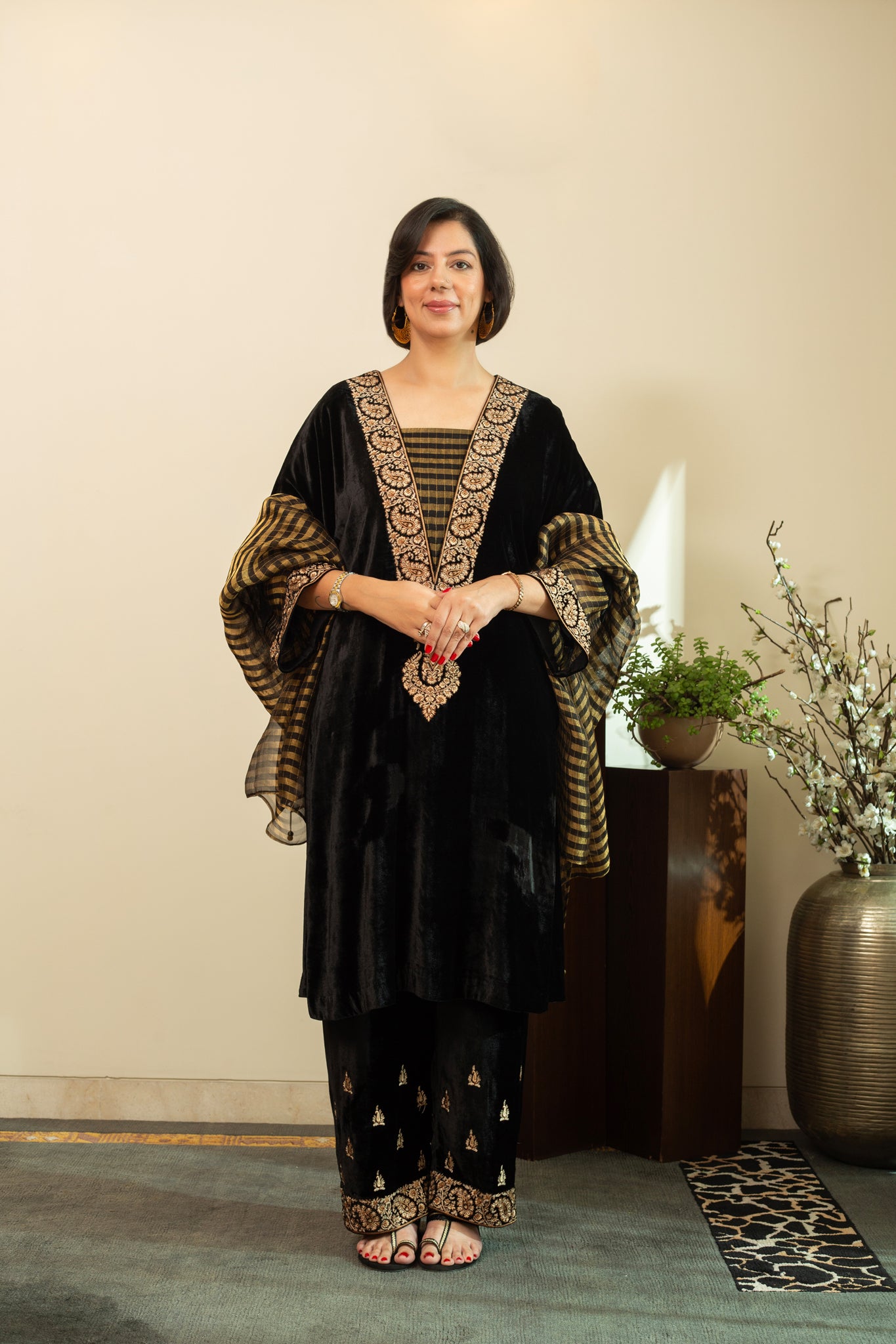 BLACK SILK VELVET KASHMIRI EMBROIDERED KAFTAN KURTA SET WITH PURE TISSUE ORGANZA TISSUE DUPATTA