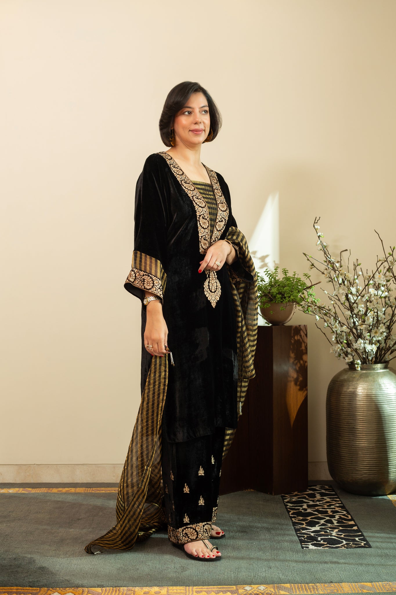 BLACK SILK VELVET KASHMIRI EMBROIDERED KAFTAN KURTA SET WITH PURE TISSUE ORGANZA TISSUE DUPATTA