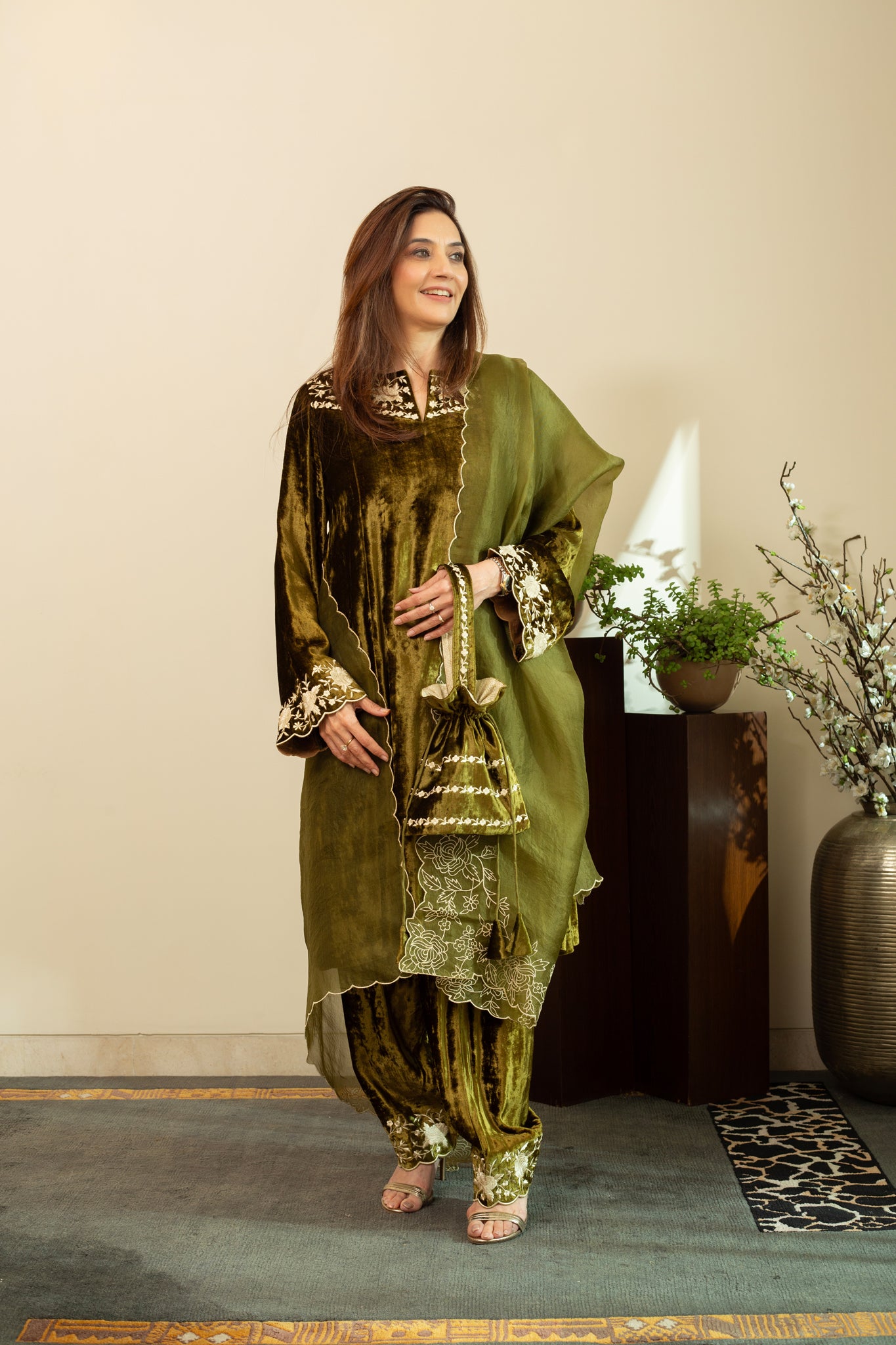 Mehndi Green Makhmal Embroidered  Kurta Set With Pure Silk Organza Dupatta