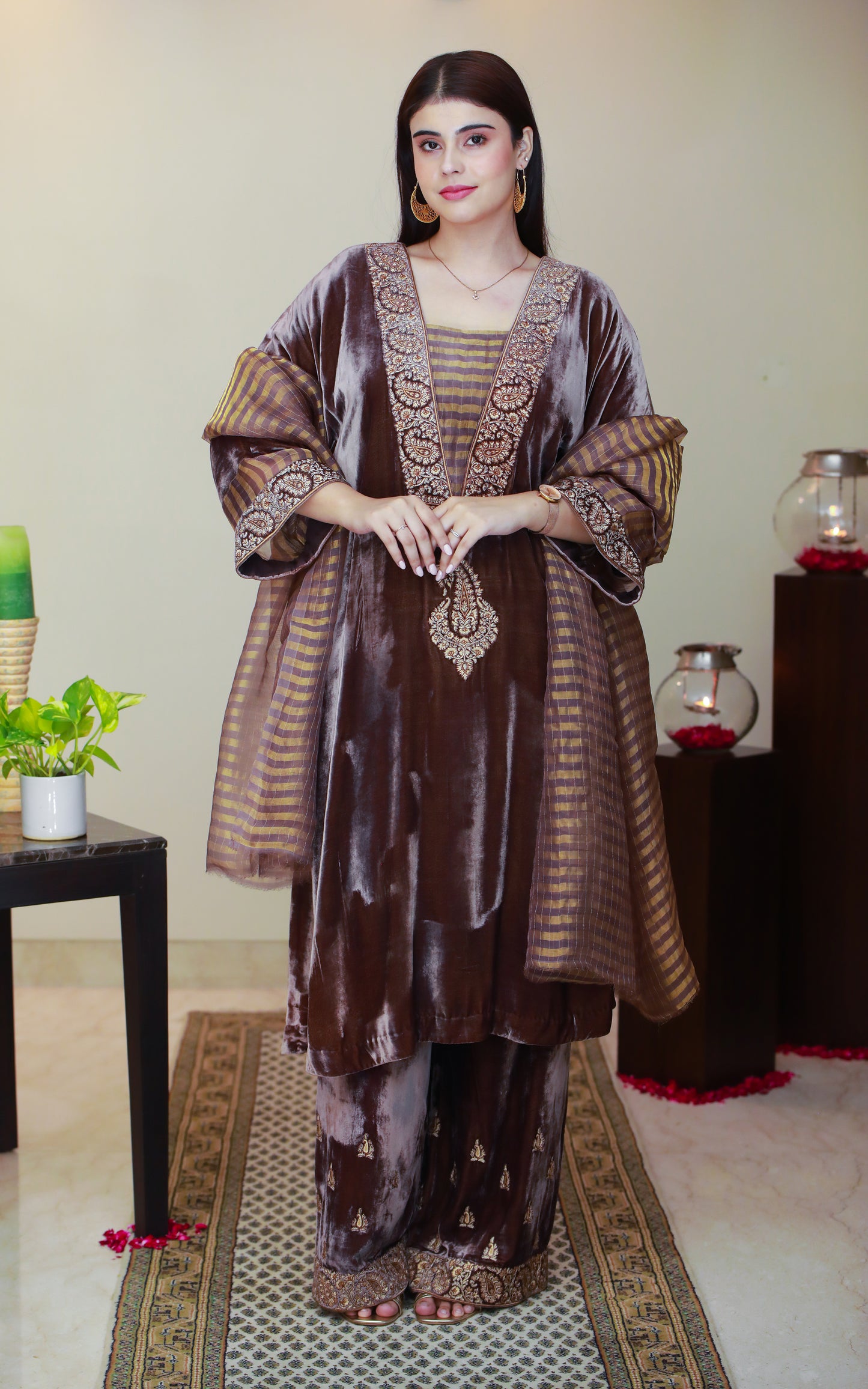 CINNAMON BROWN SILK VELVET KASHMIRI EMBROIDERED KAFTAN KURTA SET WITH PURE  ORGANZA TISSUE DUPATTA