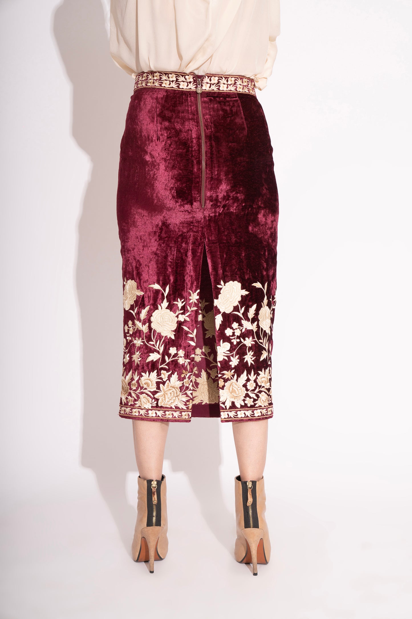 Wine Makhmal Embroidered Back Slit Straight Skirt