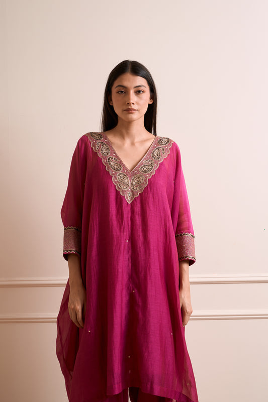 Bela Majenta Malmal Kaftan kurta Set