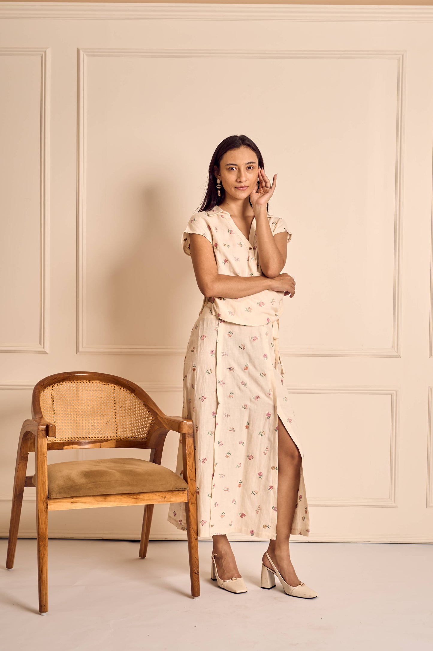 PETAL POISE IVORY LINEN Ditsy embroidered Pleated top with Front slit skirt SET