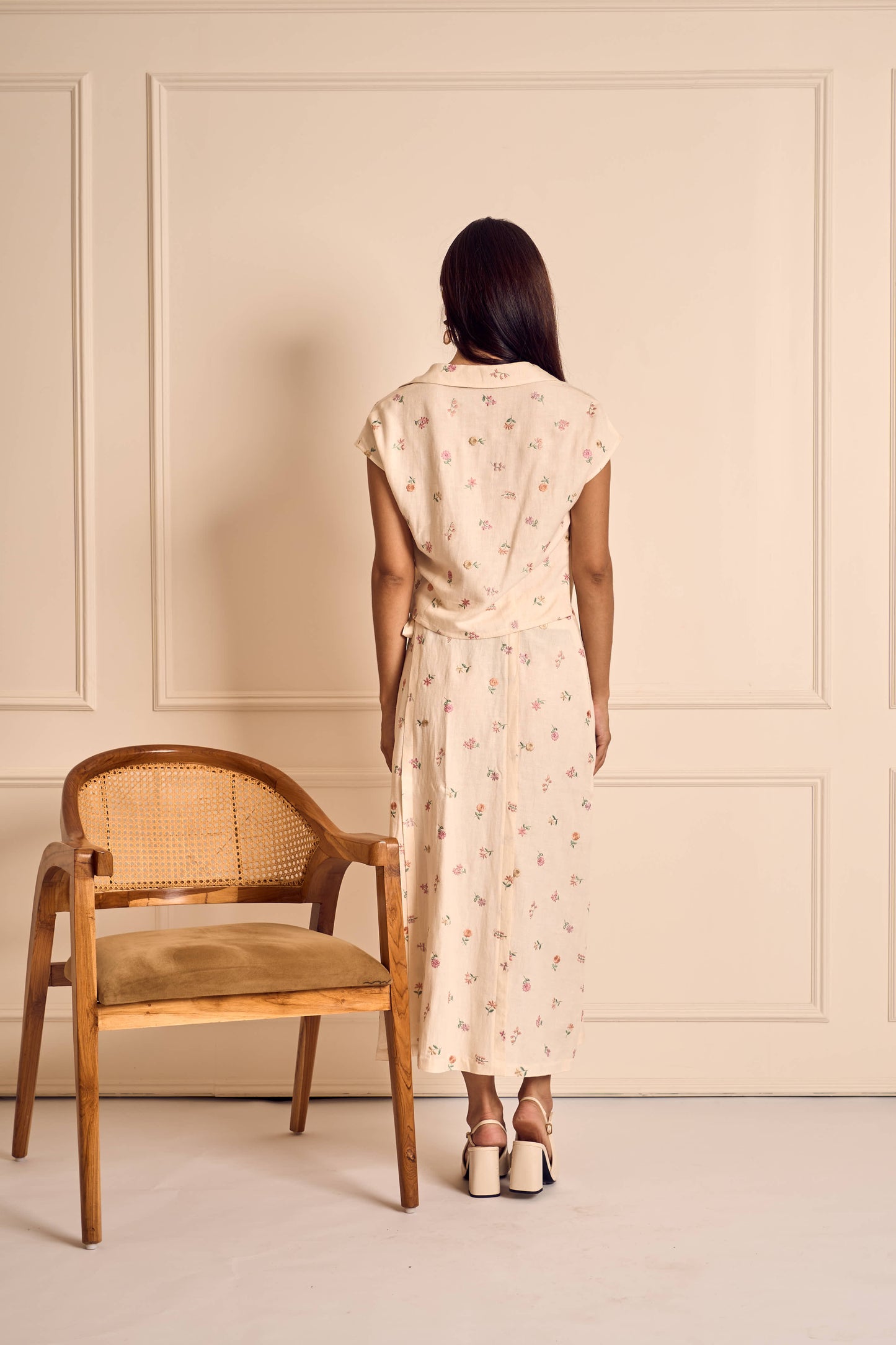 PETAL POISE IVORY LINEN Ditsy embroidered Pleated top with Front slit skirt SET